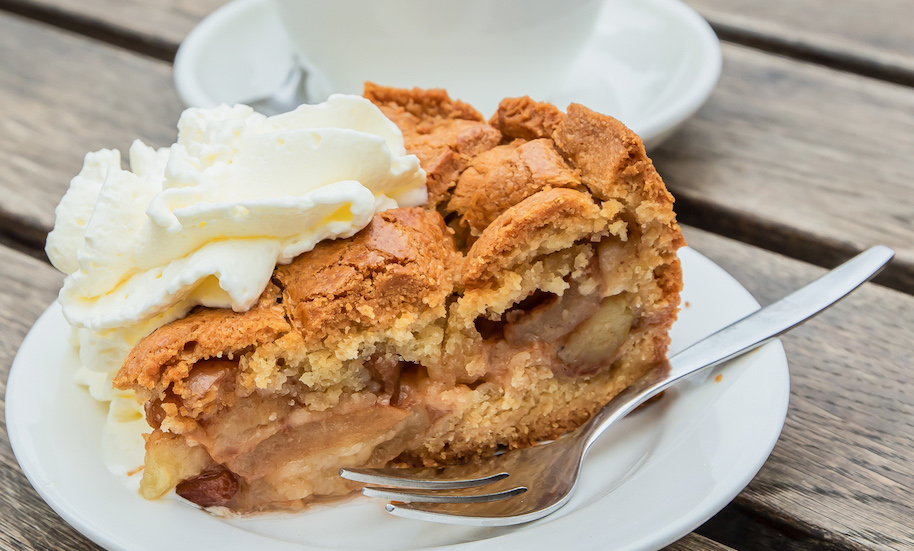 The juicy apple pie with cream from Café Winkel 43 is one of the best pies in Amsterdam.
